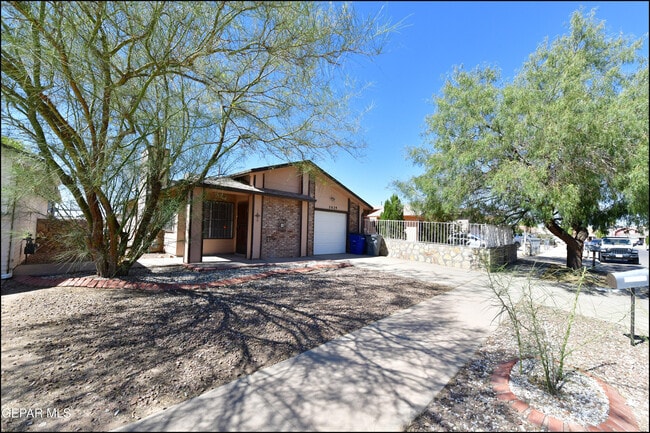 property at 2629 Lake Victoria Dr