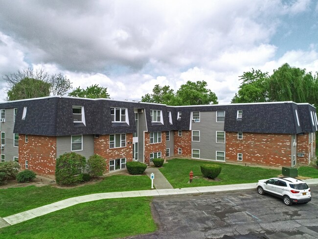 Cedar Park Apartments in Troy, NY - Building Photo - Building Photo