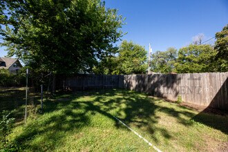 1513 S Edwards St in Wichita, KS - Foto de edificio - Building Photo