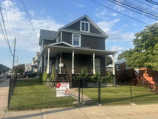 22 Cozzens Ave