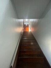 978 Oakland Ave in Cincinnati, OH - Building Photo - Building Photo