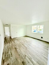 2302 I St NE, Unit 2 in Auburn, WA - Foto de edificio - Building Photo