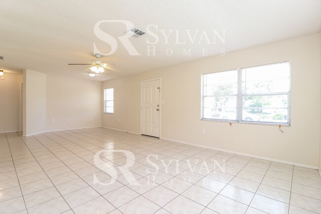 6200 Central Ave in New Port Richey, FL - Building Photo - Building Photo