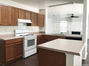 7408 Forest Edge in Live Oak, TX - Building Photo - Building Photo