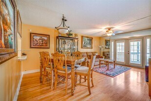 7020 Nova Dr in Davie, FL - Building Photo