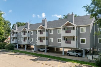 Campus Oaks in Urbana, IL - Building Photo - Building Photo