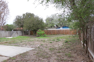 736 W Borden St in Sinton, TX - Building Photo - Building Photo