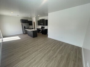 2294 E Alexander Ln in Saint George, UT - Building Photo - Building Photo