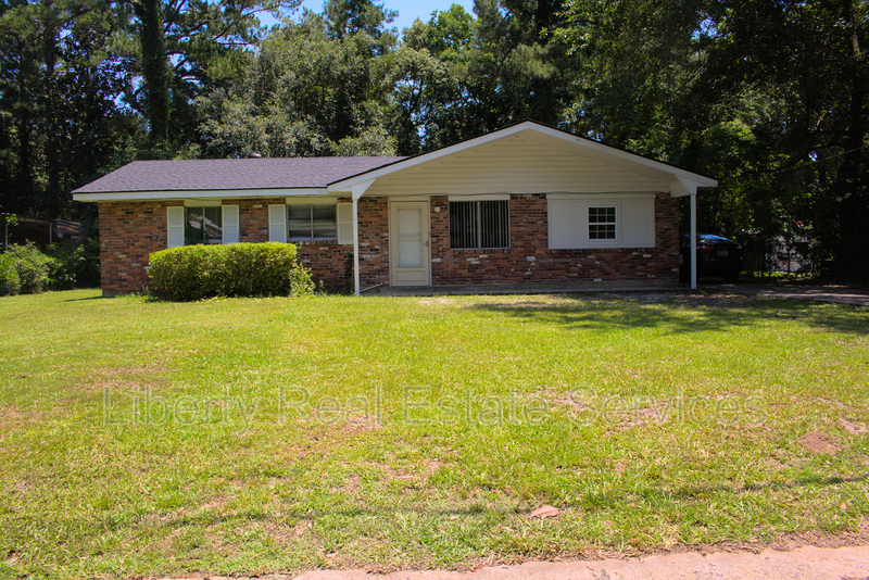 417 Rogers Rd in Hinesville, GA - Building Photo