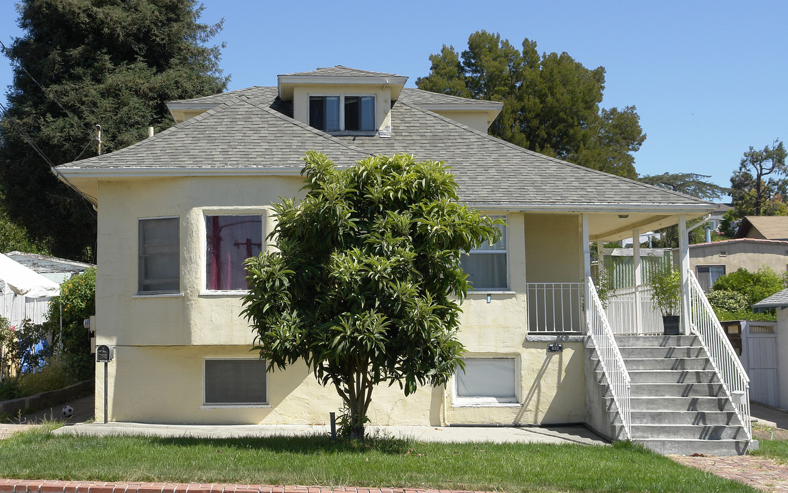 832 Cleveland St in Oakland, CA - Foto de edificio