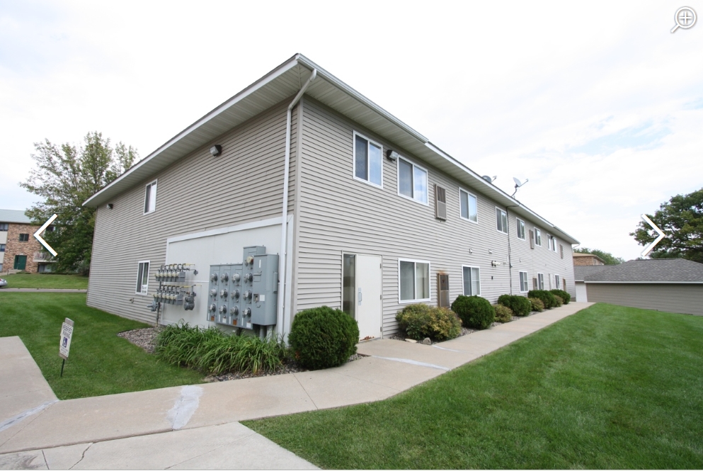 Westwood Apartments in Owatonna, MN - Foto de edificio