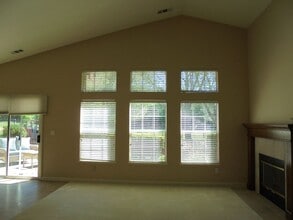4518 Avondale Cir in Fairfield, CA - Building Photo - Building Photo