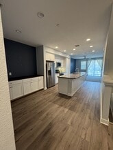 7678 Sunflower Dr in Pico Rivera, CA - Foto de edificio - Building Photo