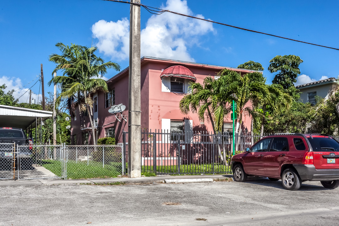 781 SW 11th St in Miami, FL - Building Photo