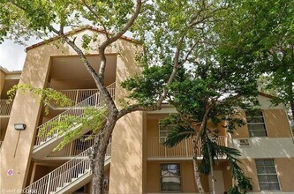 8242 NW 24th St in Coral Springs, FL - Building Photo - Building Photo