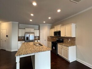 242 Braemore Mill Dr in Lawrenceville, GA - Building Photo - Building Photo