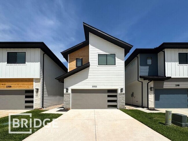 property at 33122 Willow Hts Ln