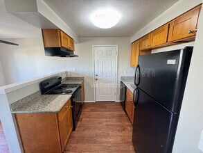 3690 NE 8th St in Gresham, OR - Building Photo - Building Photo