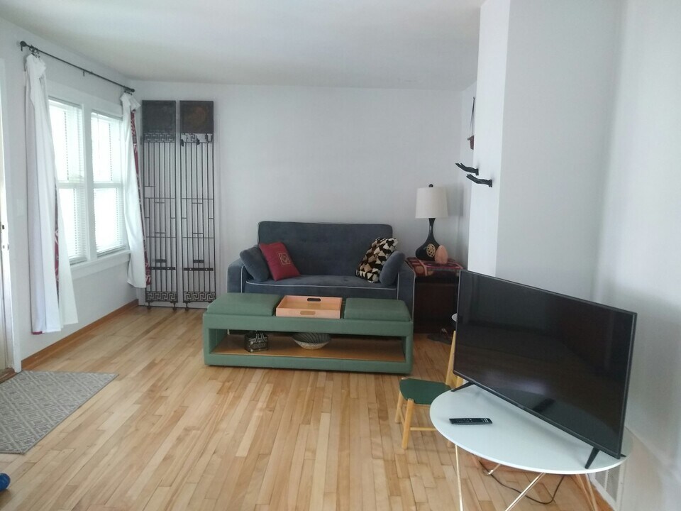 2035 E Dayton St in Madison, WI - Building Photo