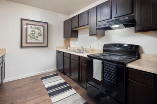 Pine Tree Apartments in Columbia, SC - Building Photo