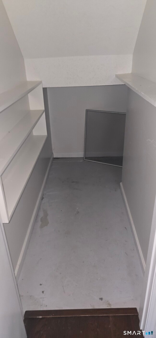 925 Oronoke Rd in Waterbury, CT - Building Photo - Building Photo