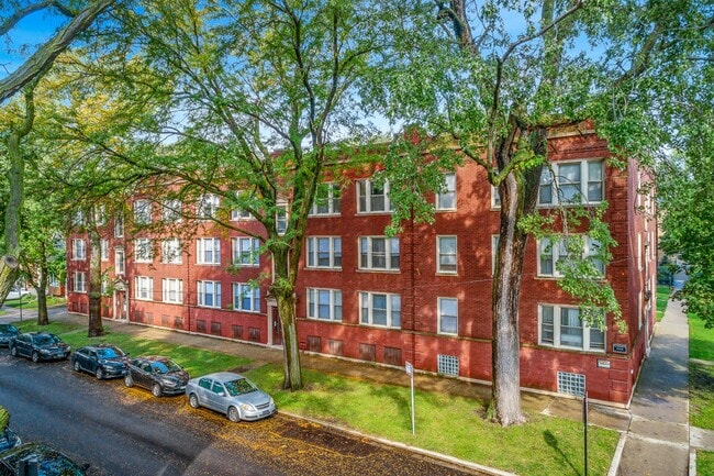 5102 N Winchester Ave, Unit 3