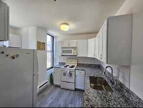 1480 Commonwealth Ave, Unit 1 in Boston, MA - Building Photo - Building Photo
