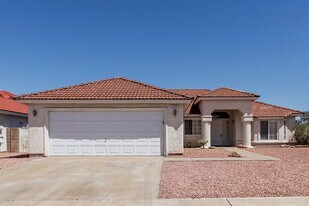 334 Oak Canyon Dr in Henderson, NV - Building Photo