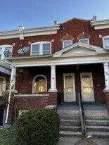 744 W King St in Martinsburg, WV - Building Photo