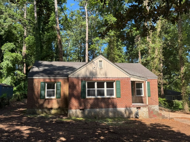 property at 1833 Ridgeland Dr
