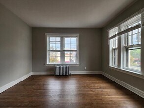 1601 W Thome Ave, Unit 2A in Chicago, IL - Foto de edificio - Building Photo