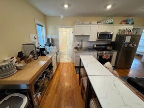 30 Cambridge Ter, Unit 2 in Cambridge, MA - Building Photo - Building Photo