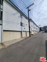3772 Lockland Dr in Los Angeles, CA - Building Photo - Building Photo
