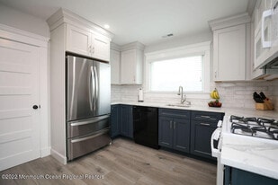 476 West St in Long Branch, NJ - Building Photo
