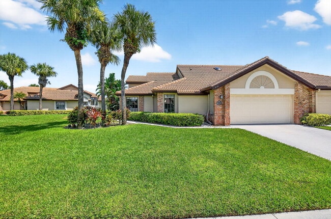 8112 Mimosa Pl in Boynton Beach, FL - Building Photo - Building Photo