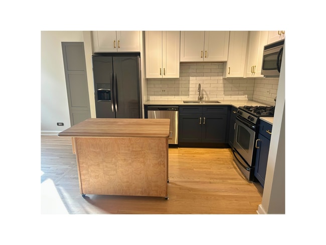 property at 550 W Surf St