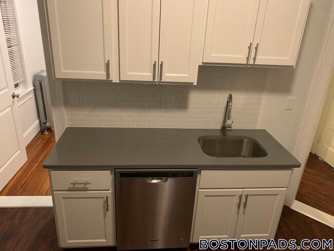 122 Columbia St, Unit 1 in Cambridge, MA - Building Photo - Building Photo