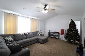 1637 14th St Pl in Junction City, KS - Building Photo - Building Photo