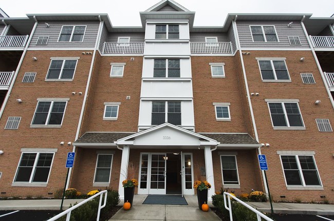 Riverbank Landing Apartments in Bridgeport, CT - Foto de edificio - Building Photo