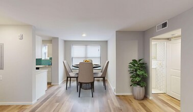 5522 Delmar Blvd-Unit -101 in St. Louis, MO - Building Photo - Building Photo