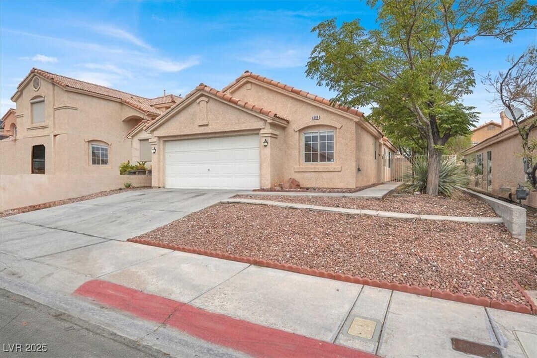 9360 Leaping Lilly Ave in Las Vegas, NV - Building Photo