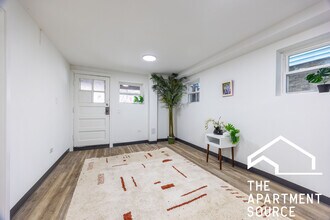 1634 N Whipple St in Chicago, IL - Building Photo - Building Photo