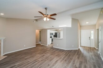 7725 Fawn Lake Dr S in Jacksonville, FL - Foto de edificio - Building Photo