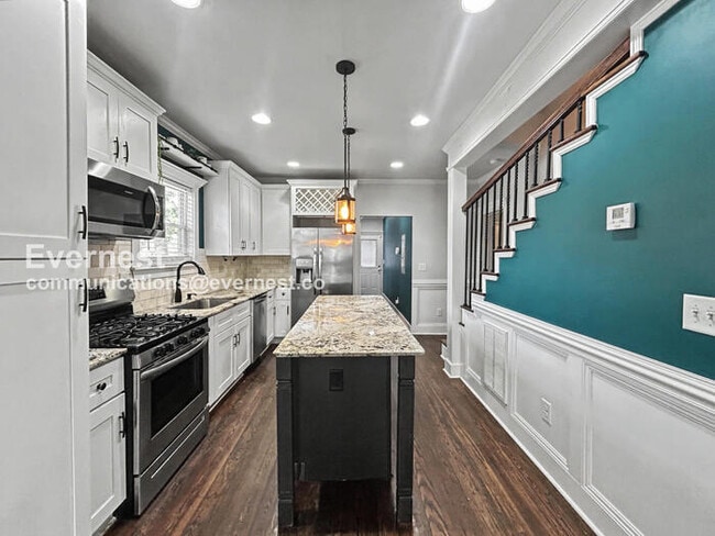 1845 Vesta Ave in East Point, GA - Foto de edificio - Building Photo