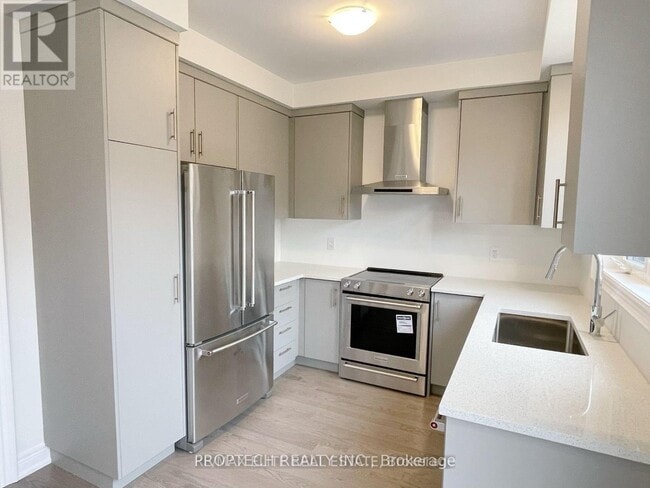 101 Tempel St in Richmond Hill, ON - Building Photo - Building Photo