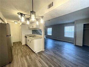 662 Bellemeade Dr SW in Marietta, GA - Building Photo - Building Photo