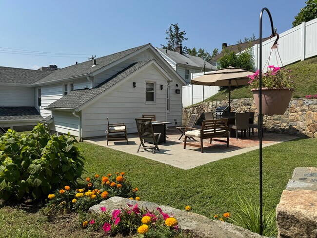 property at 29 Quintard Terrace