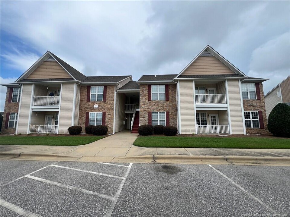1328 Kershaw Loop in Fayetteville, NC - Building Photo