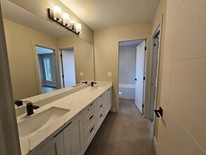 10-7138 Marble Hl in Chilliwack, BC - Building Photo - Building Photo