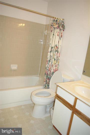 20950 Timber Ridge Terrace-Unit -301 in Ashburn, VA - Building Photo - Building Photo